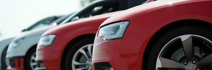 vremennye-stoianki-na-trotuarakh